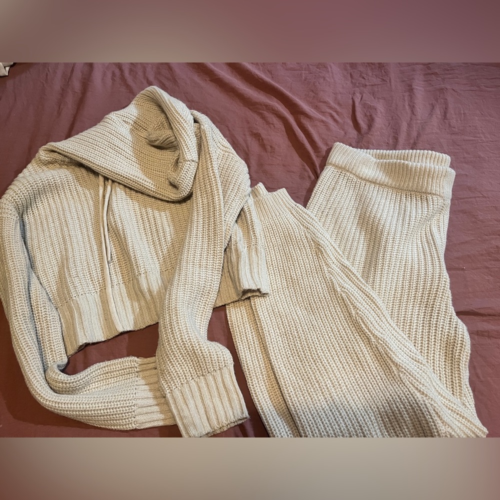 Knitted set